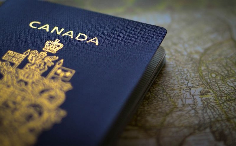 آیا با ویزای مولتی کانادا می توان کار کرد؟